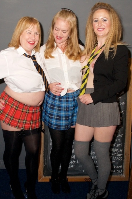 slightly curvy free xxx pictures