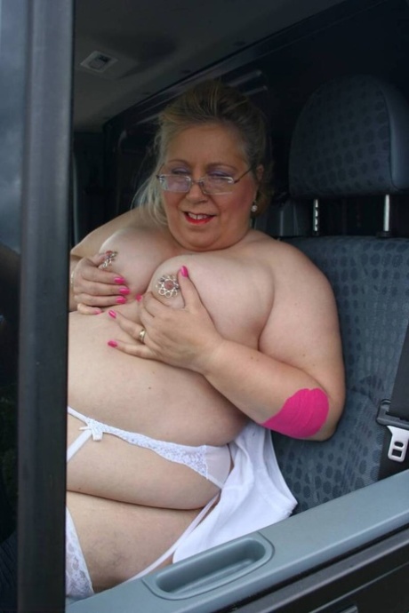 fat whore fisted and fucked top photo