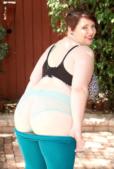mvk25724big booty babe facialized perfect image