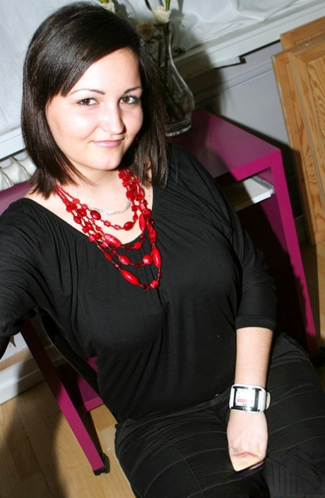 sexy terina is a cute chubby goth that loves to fuck pornos galleries
