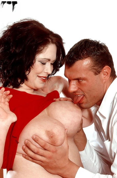 chubby girl doing titjob naked picture
