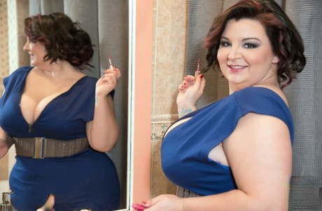 bbw spreading adult archive