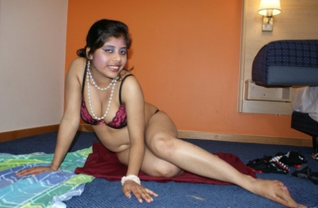 thick wasian nude pics