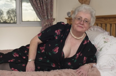 chubby blonde milf has great threesome erotic archive