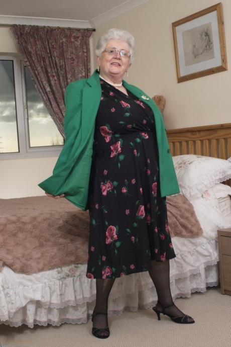 free chubby cougar porn top gallery