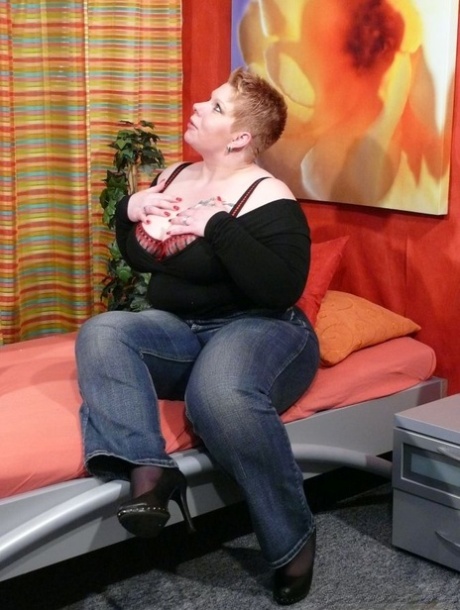 chubby milf cheating beautiful naked pictures