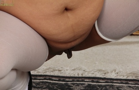 beautiful curvy woman with perfect big tits jschnaxel xxx archive