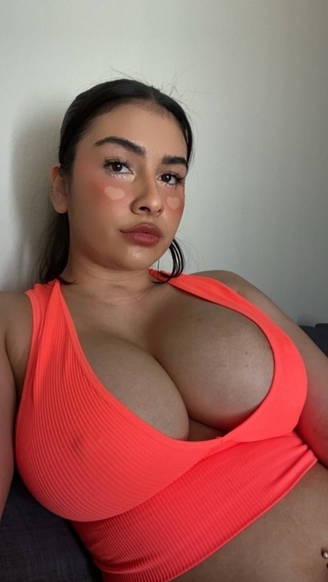 girl with fat pussy twerking in thong sexy nudes image
