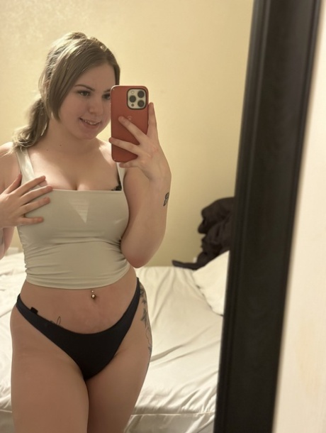 bbw lesbians making love beautiful images