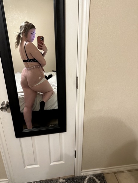 thick booty women riding dildo art naked images