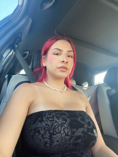 chubby milf tits and ass erotic photos