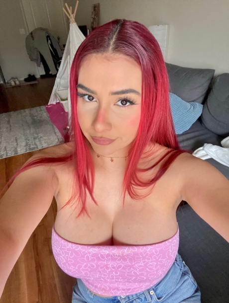 sexy curvy teen is ready to ride this huge dick and cum sexy nude photos