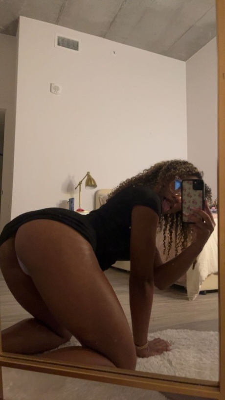 thick granny solo beautiful naked picture