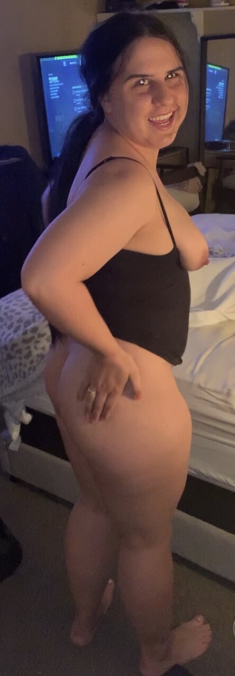 ebony with fat ass twerks on instagram in pants free nude pictures