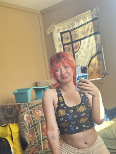 curvy twerking hot naked img
