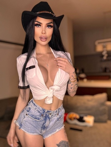kuvare sel vali boob plump hot xxx gallery