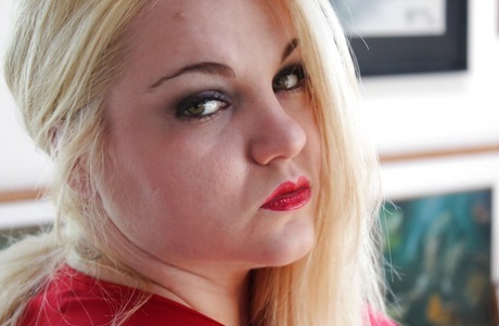 colette bbw naked gallery