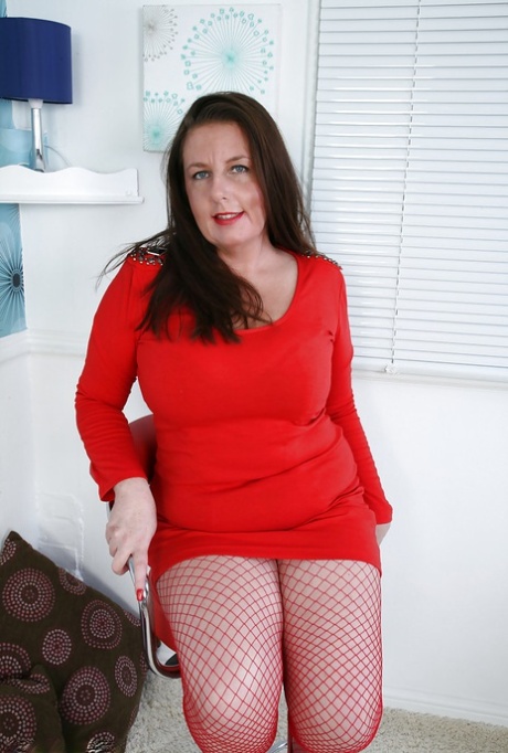 thick hips latina hot pic