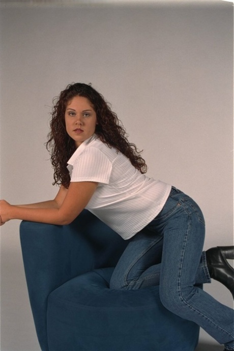 thick big booty blonde sexy pic