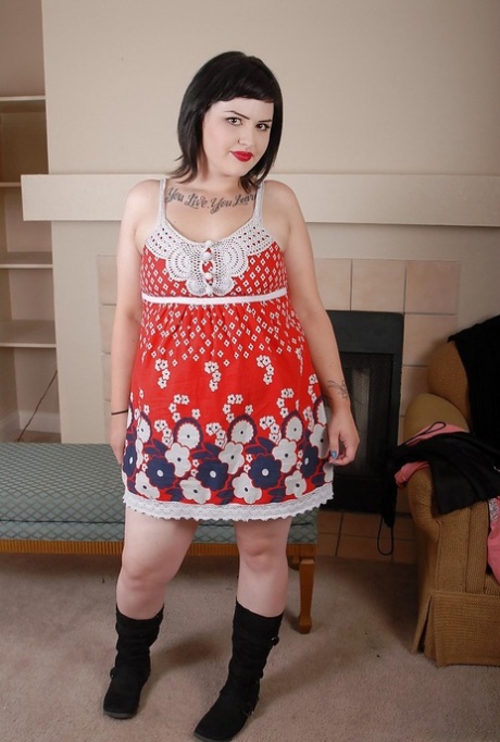 bbw mature stockings solo hot naked gallery