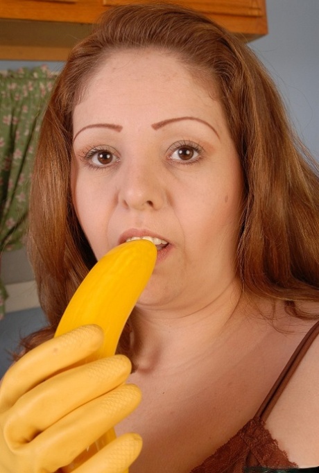 fat girl eviction hd photos