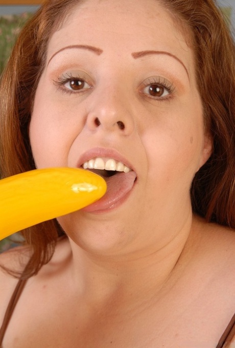 curvy mature blonde slut gets shagged and exposes her beautiful pic