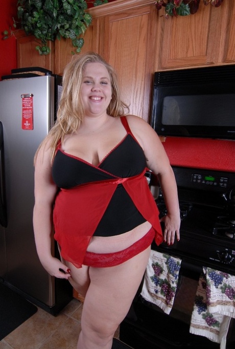 big curvy ebony art nude image