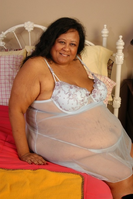 big plumper mature bbw hot naked pictures
