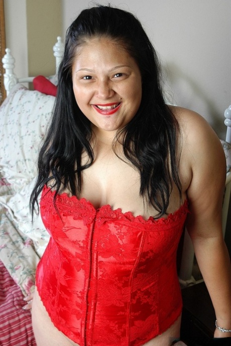 voluptuous girl brooke van buren prepares for blowjob free nude galleries