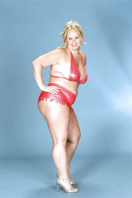 curvy latina ts art naked image