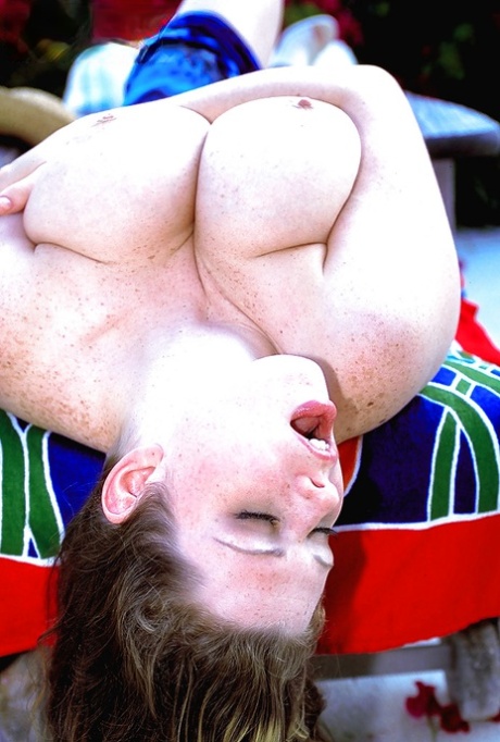 bucktooth bbw nude photo