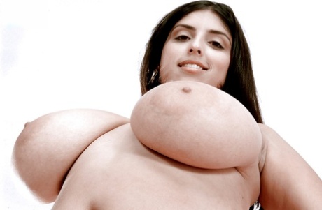 sexy new bbw riley curves loves to get fucked in shoes hd pic