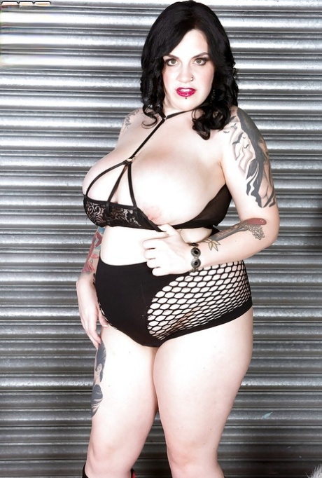 fat cutie from this act definitely knows how to fuck perfect pics