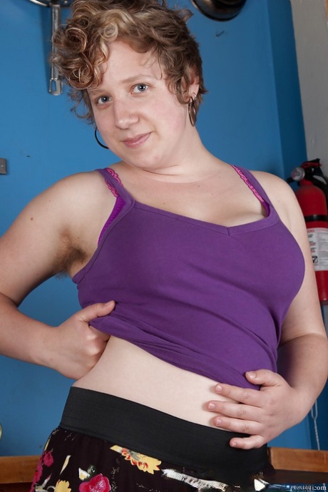 fat bottom girls remake exclusive photo