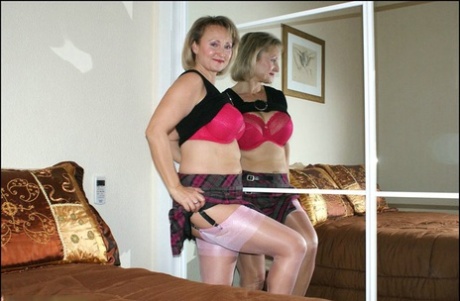 fat thighs teen beautiful naked pictures