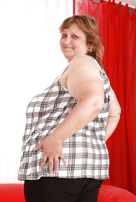 desiree diamond sucks a fat white cock free sexy gallery