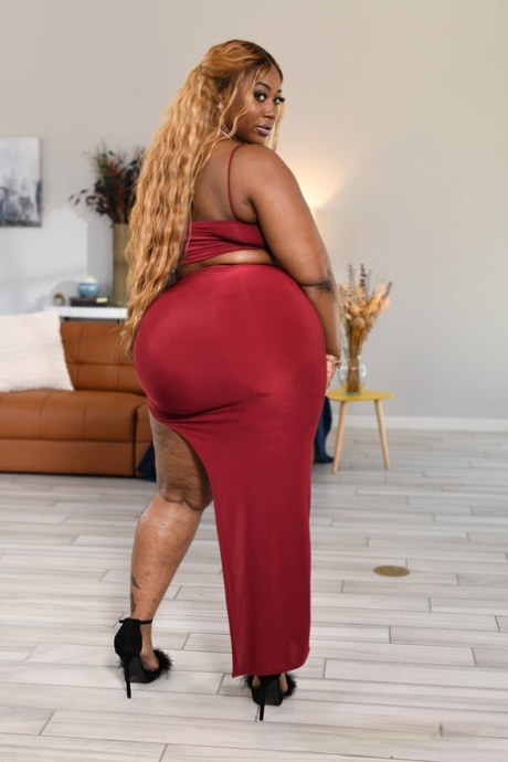 Victoria Cakes sexy actress gallery