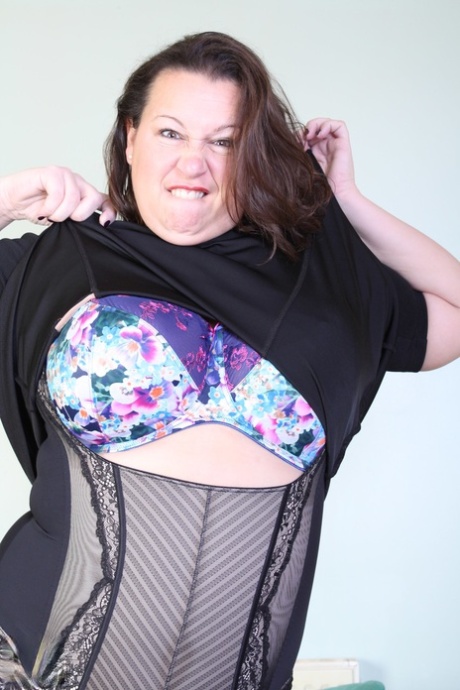 deep inside big booty girl naomi heart free images