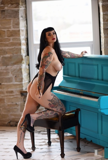 perfectly thick beautiful naked photo