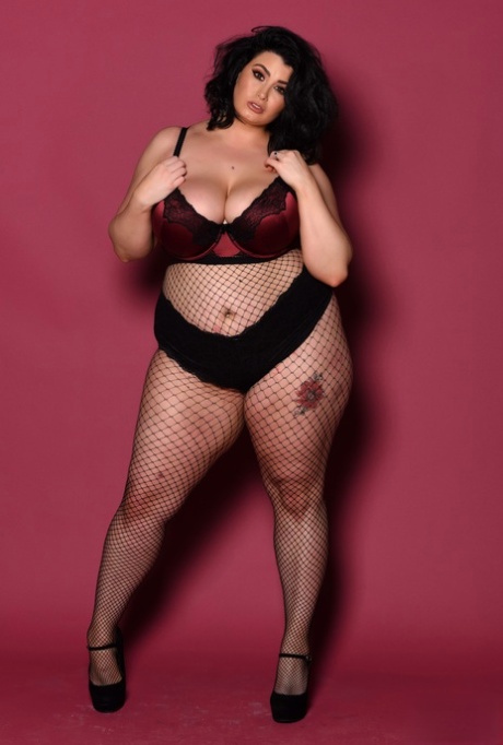 voluptuous sammie daniels fucks wildly nudes galleries