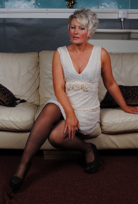 thick mothers milk 7 sexy naked pics