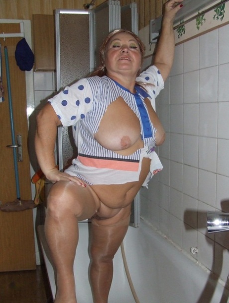 sexy feet blindfolded fat girl blowjob amateur cool sexy nude photos