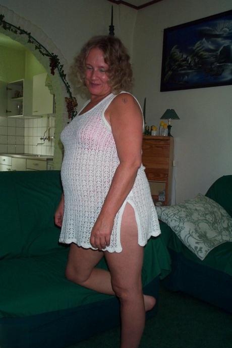 thick housewives top photos
