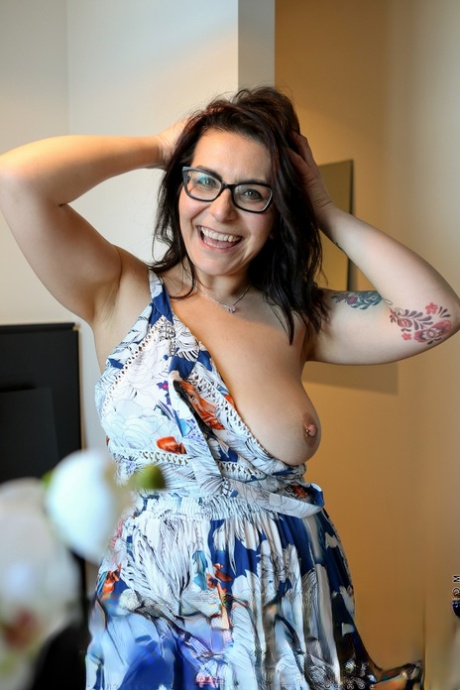 curvy vk free naked picture
