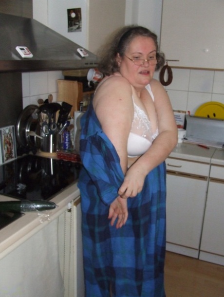 thick tongan beautiful nude photo