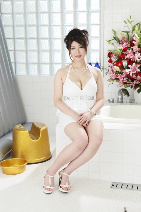 curvy bandida nude photos