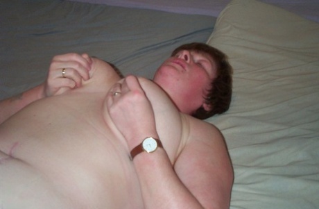 onbed couple sensual handjob fingeringpussy curvy adult image