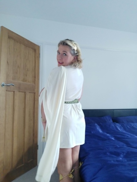 thick thighs and legs porno img