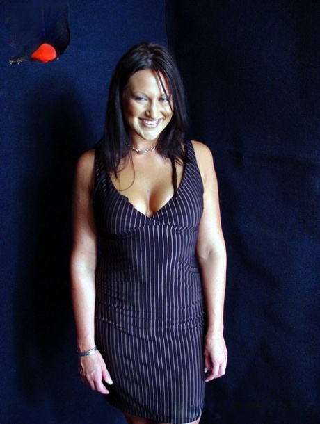 curvy foursome nude image