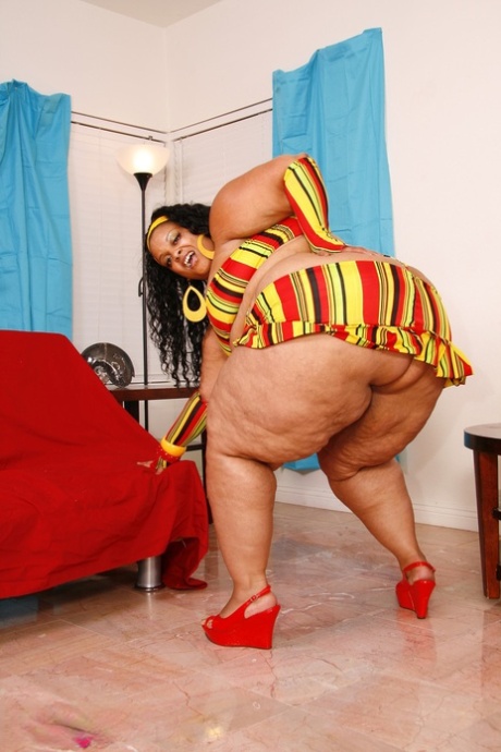 thick somali girl free nude pics